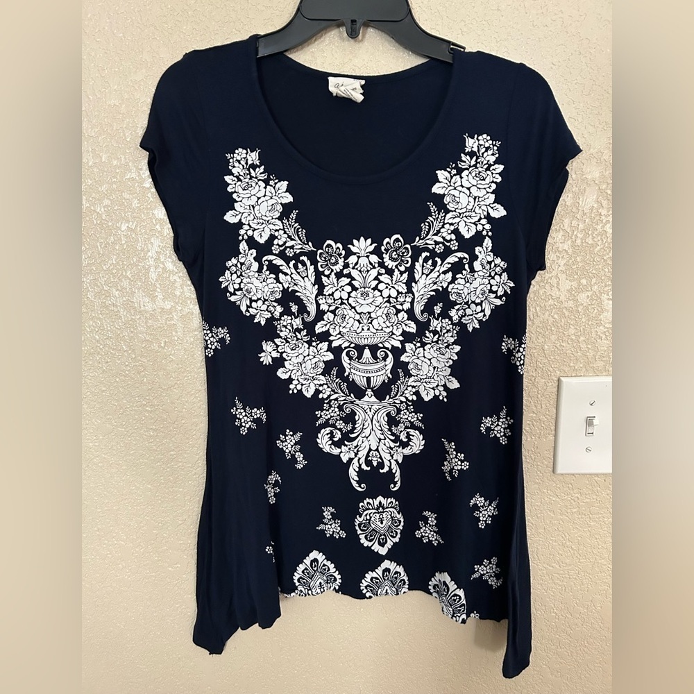Andrea Jovine Womens Short Sleeve Shirt Navy Blue Floral Paisley Flowy Small